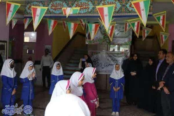 تجلیل معلمان دبستان دخترانه مصلحیان محله شهدای گمنام شهر بوشهر