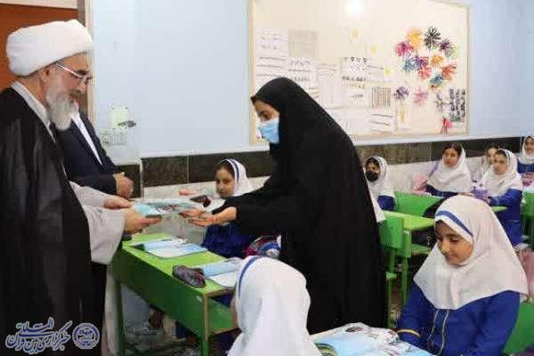 تجلیل معلمان دبستان دخترانه مصلحیان محله شهدای گمنام شهر بوشهر