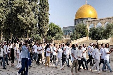 Dubban  yahudawan sahyuniya sun kutsa kai a cikin masallacin Al-Aqsa
