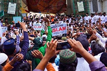 भारत में एक इस्लामिक लीग के 100 सदस्यों की गिरफ्तारी