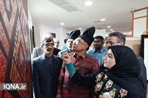 Galeri/ Perdana Menteri Malaysia Kunjungi Karya Alquran Iran di Festival Restu