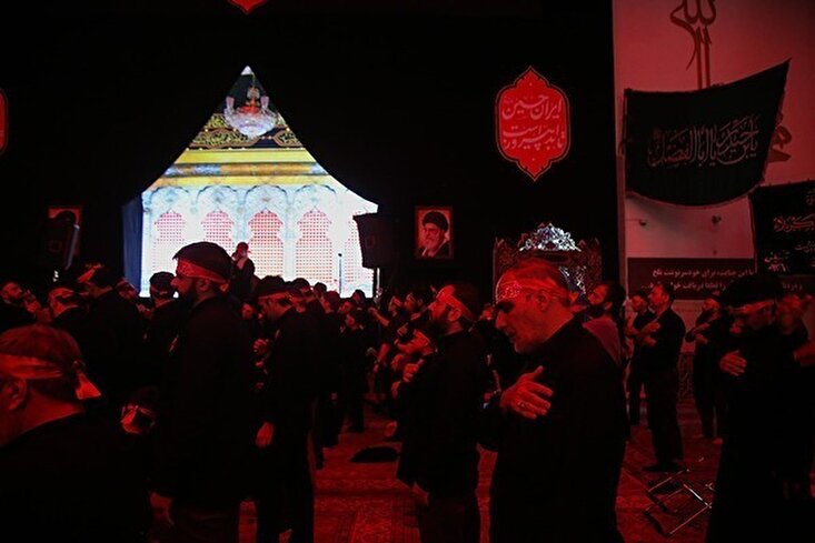 Ritual Berkabung Muharram di Qom