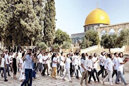 Siyonist yerleşimciler Mescid-i Aksa’ya baskın düzenledi