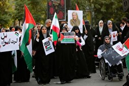 İran’nın başkenti Tahran’da sağlık çalışanları İsrail’in Gazze’deki soykırımını protesto etti